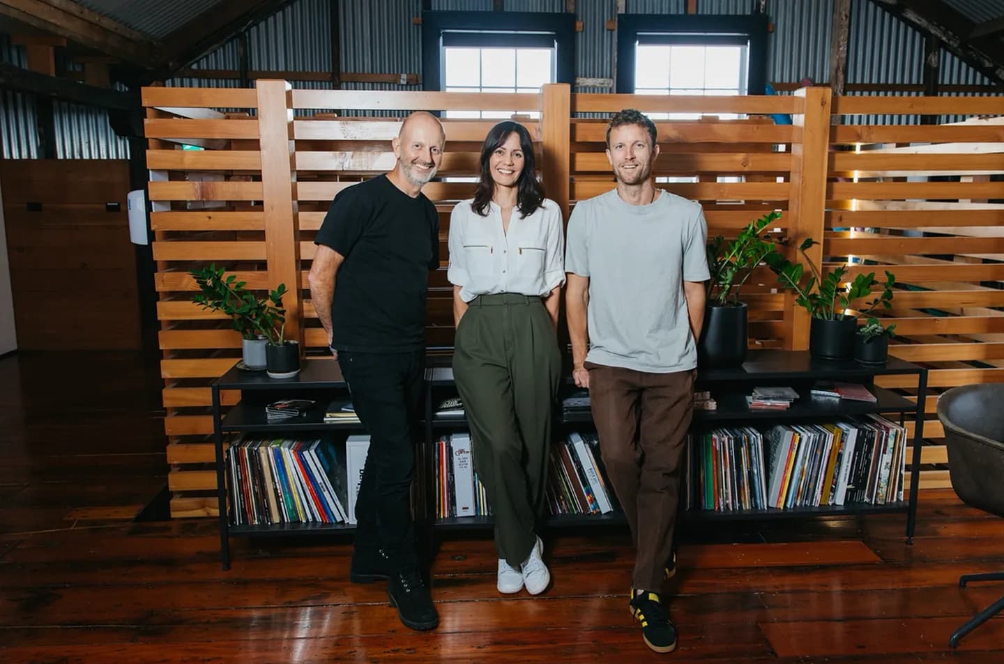 Смена guard в Universal Music New Zealand: Адам Хоулт уходит, а его преемники уже готовы?