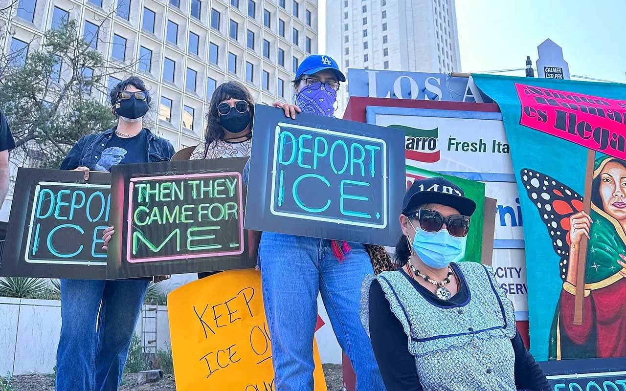 Солидарность Лос-Анджелесских Художников с Протестующими Против ICE