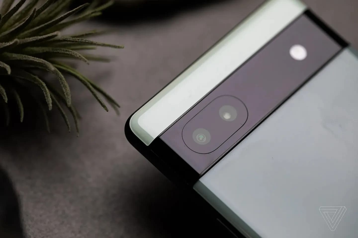 Google сократит емкость батареи Pixel 6A из-за перегрева