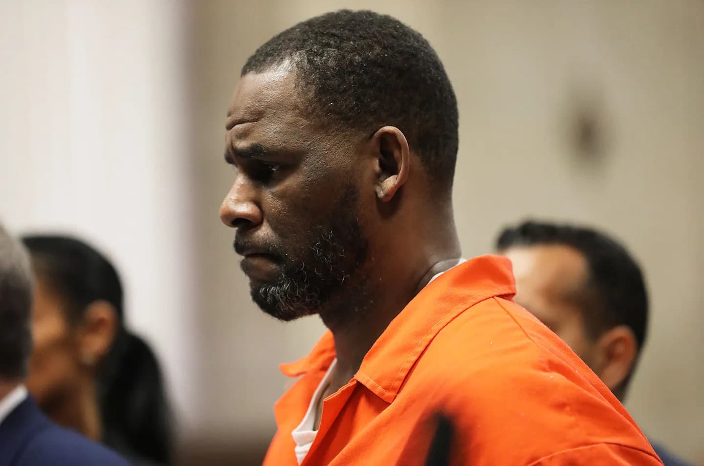 R. Kelly: Изоляция, пауки и мизерные шансы на спасение