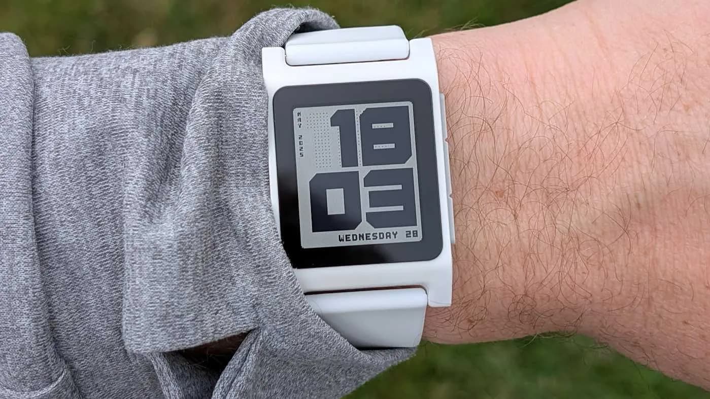 Возвращение смарт-часов Pebble: новые старые друзья на подходе!