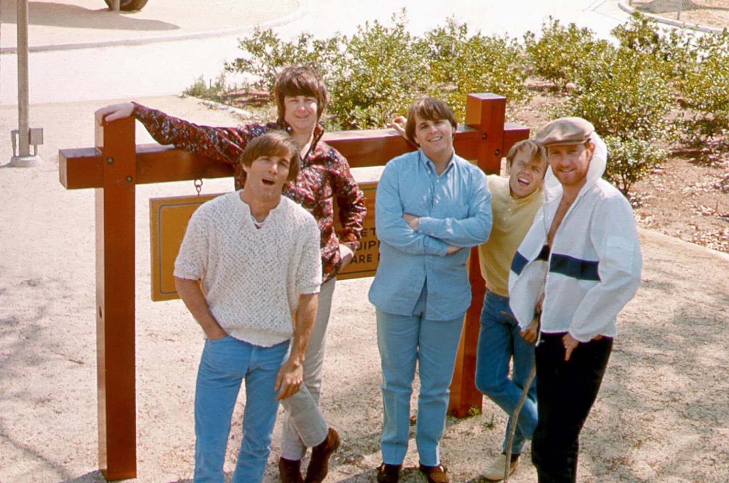 Избавь меня от Ронды: Спасение Beach Boys в мире поп-музыки