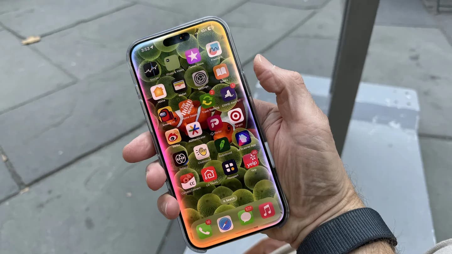 Зачем платить больше? Как избежать покупки iPhone Pro и не стать жертвой маркетинга.