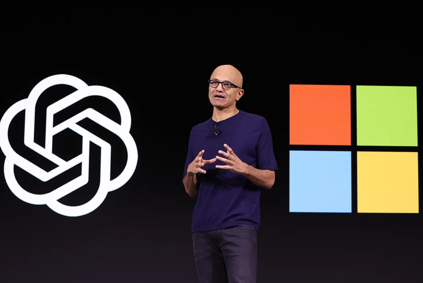 Microsoft и OpenAI: мировой театр абсурда