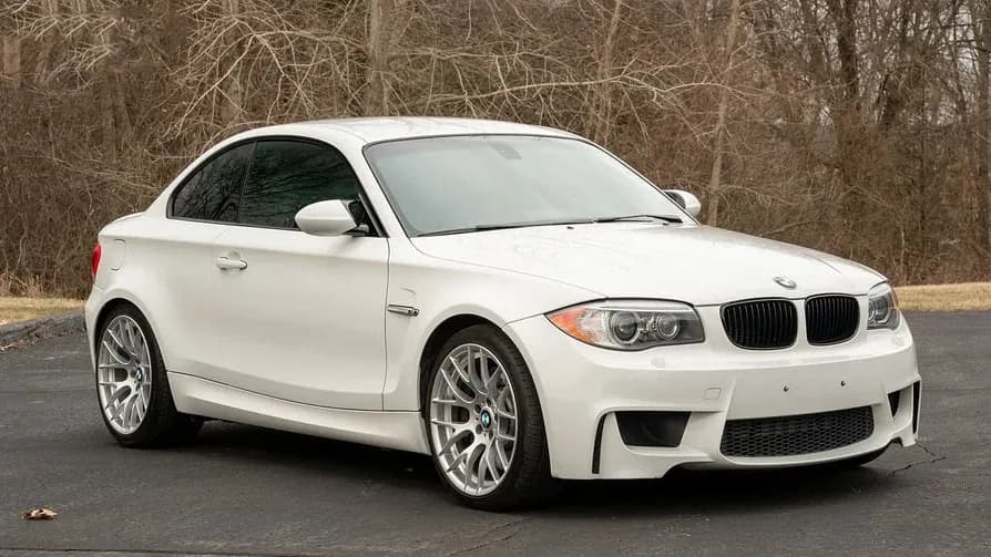 Культовый BMW 1M 2011 года: Не упусти свой шанс!