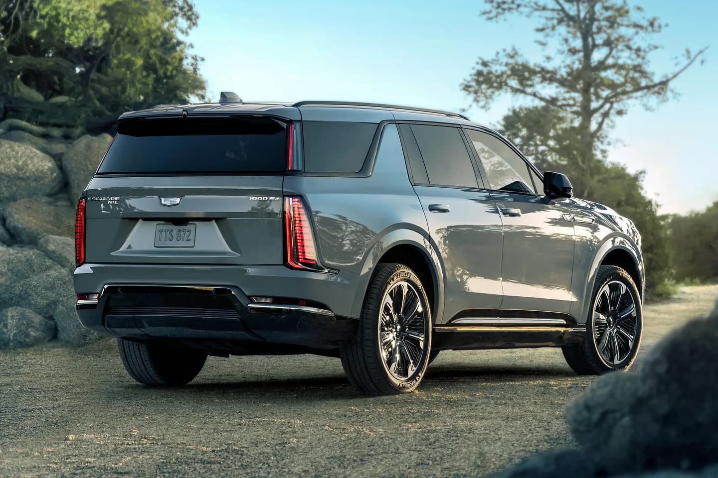 Электрический Cadillac Escalade IQL: Спасение от катастрофы в стиле "больше – лучше"