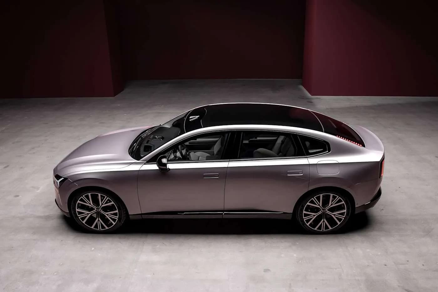 Volvo ES90: электромобиль с зарядкой за 10 минут и умом NVIDIA?