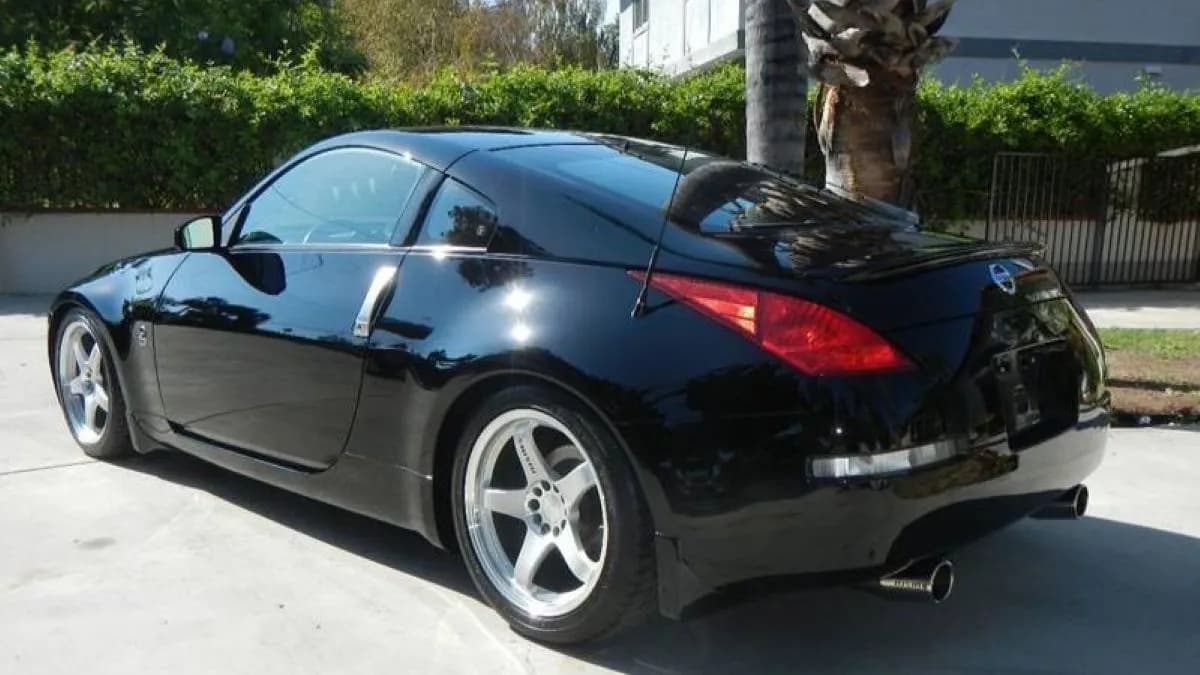 350Z: дар для автосалонов или как стать легендой на колесах?