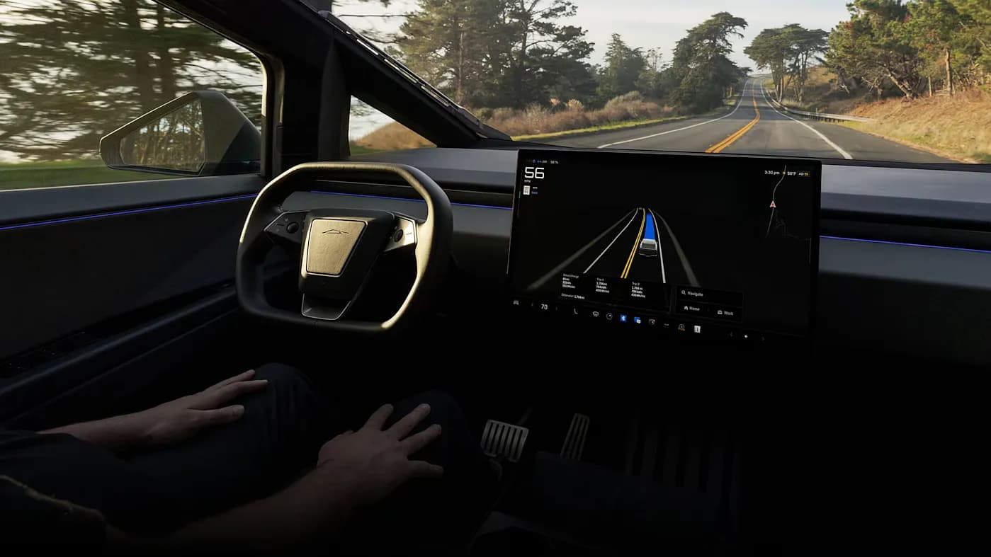 Tesla запускает такси-робот с наблюдателем безопасности