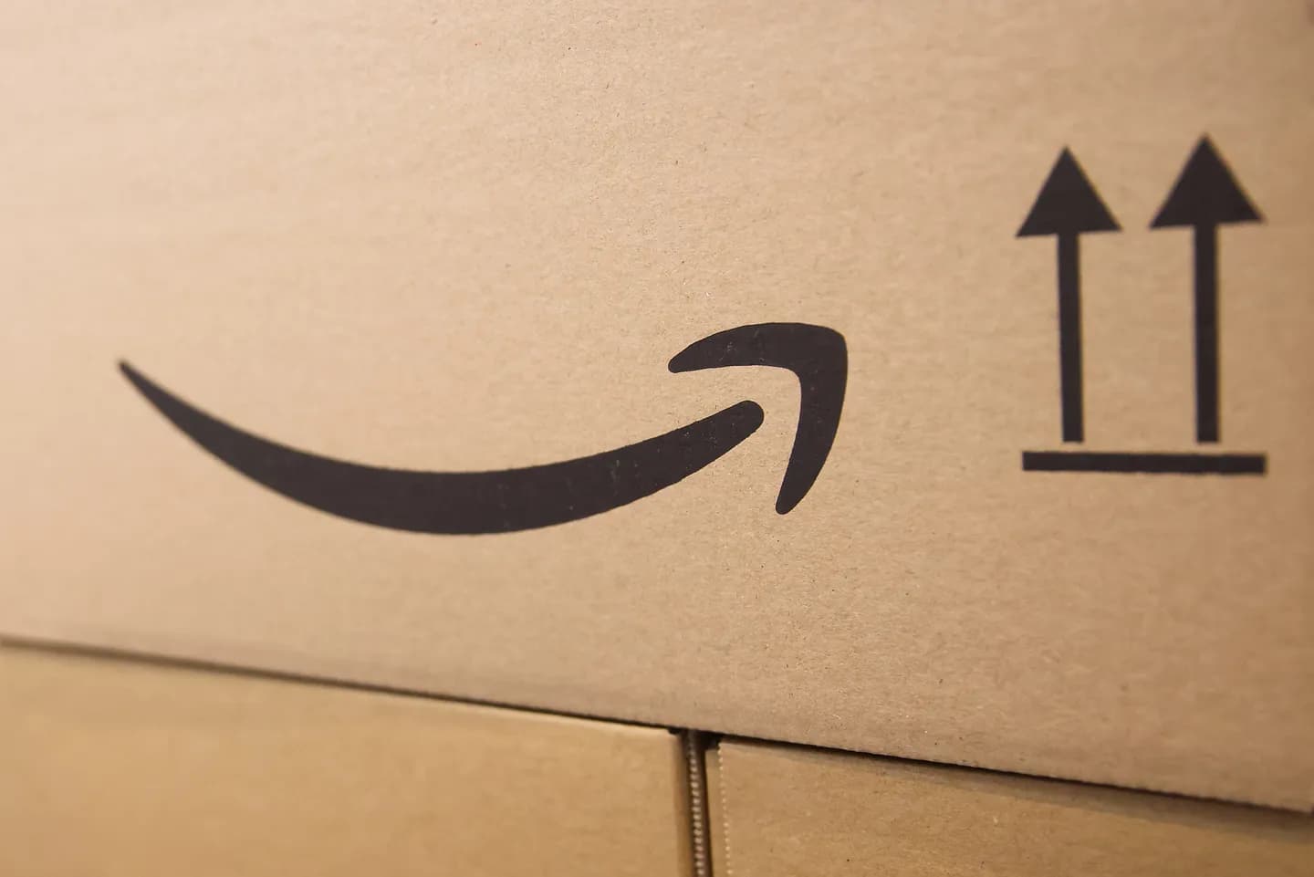 Amazon расширяет однодневную доставку в сельскую местность: технический прогресс или шутка?