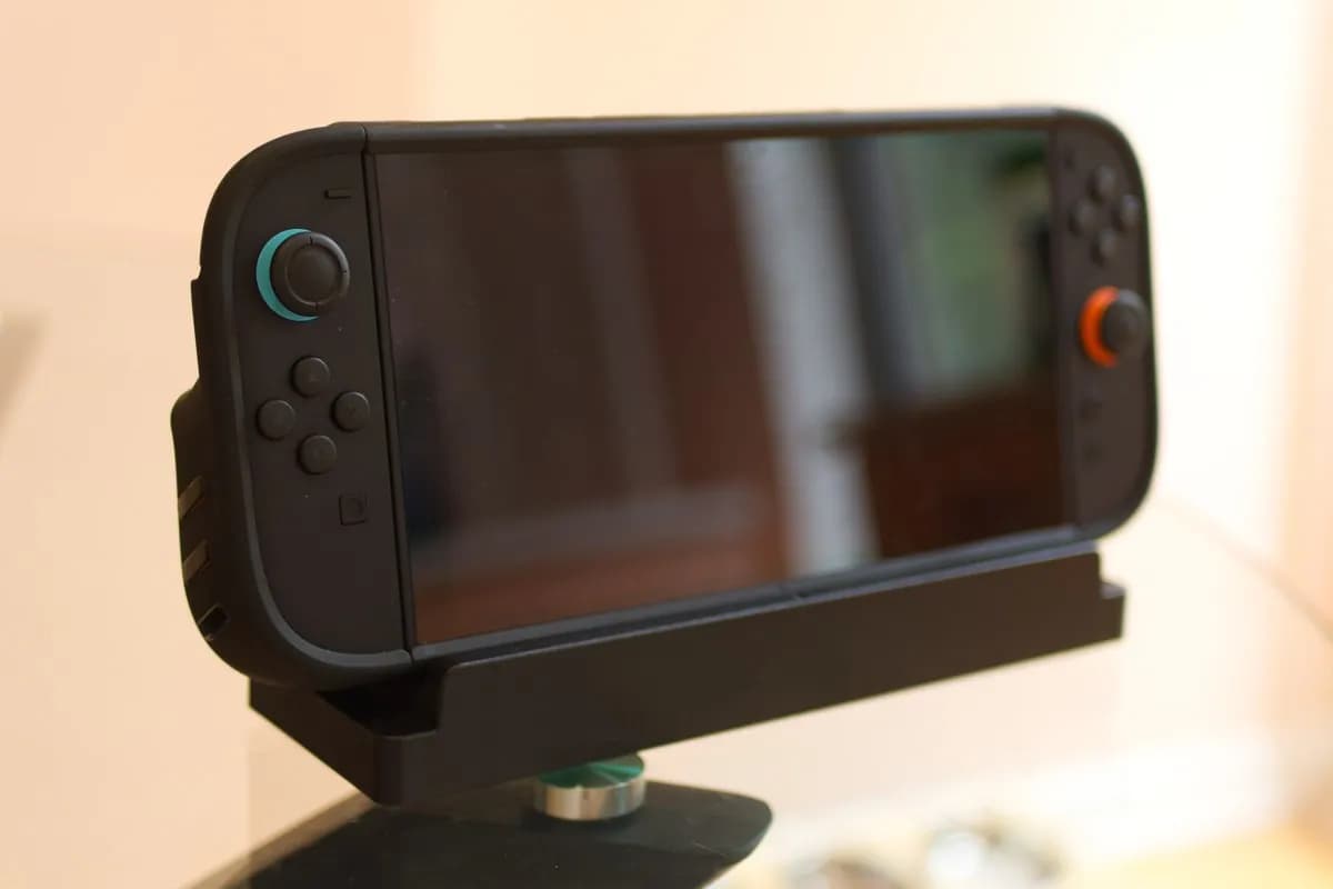 Dbrand и их «неземной ужас» с Joy-Con: как не держать Switch 2