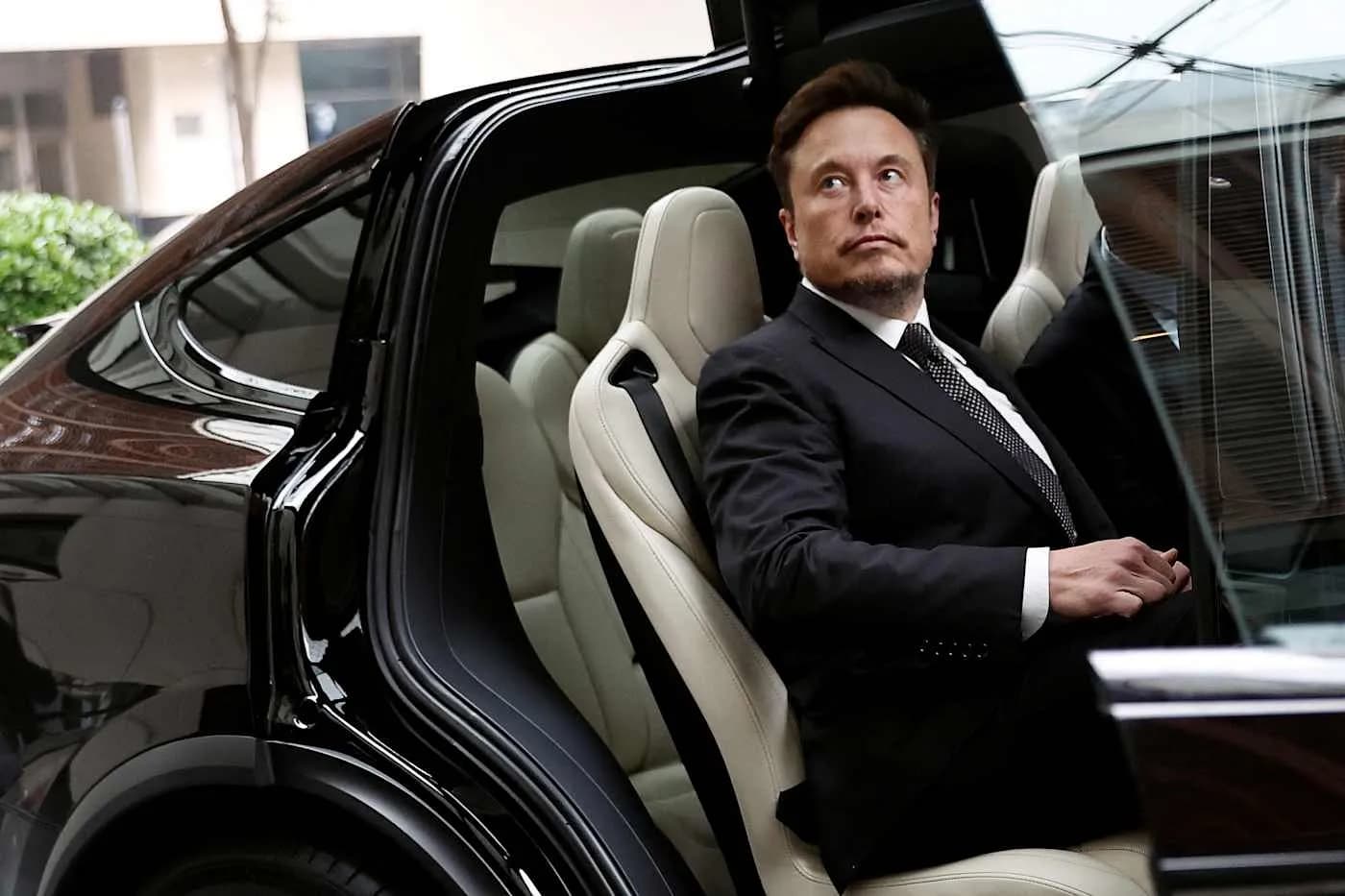 Маск уволил ключевого чиновника Tesla: за что?