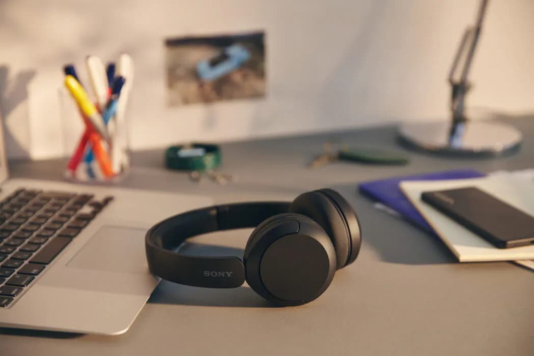 Sony готовит недорогие наушники – ждать не будет!