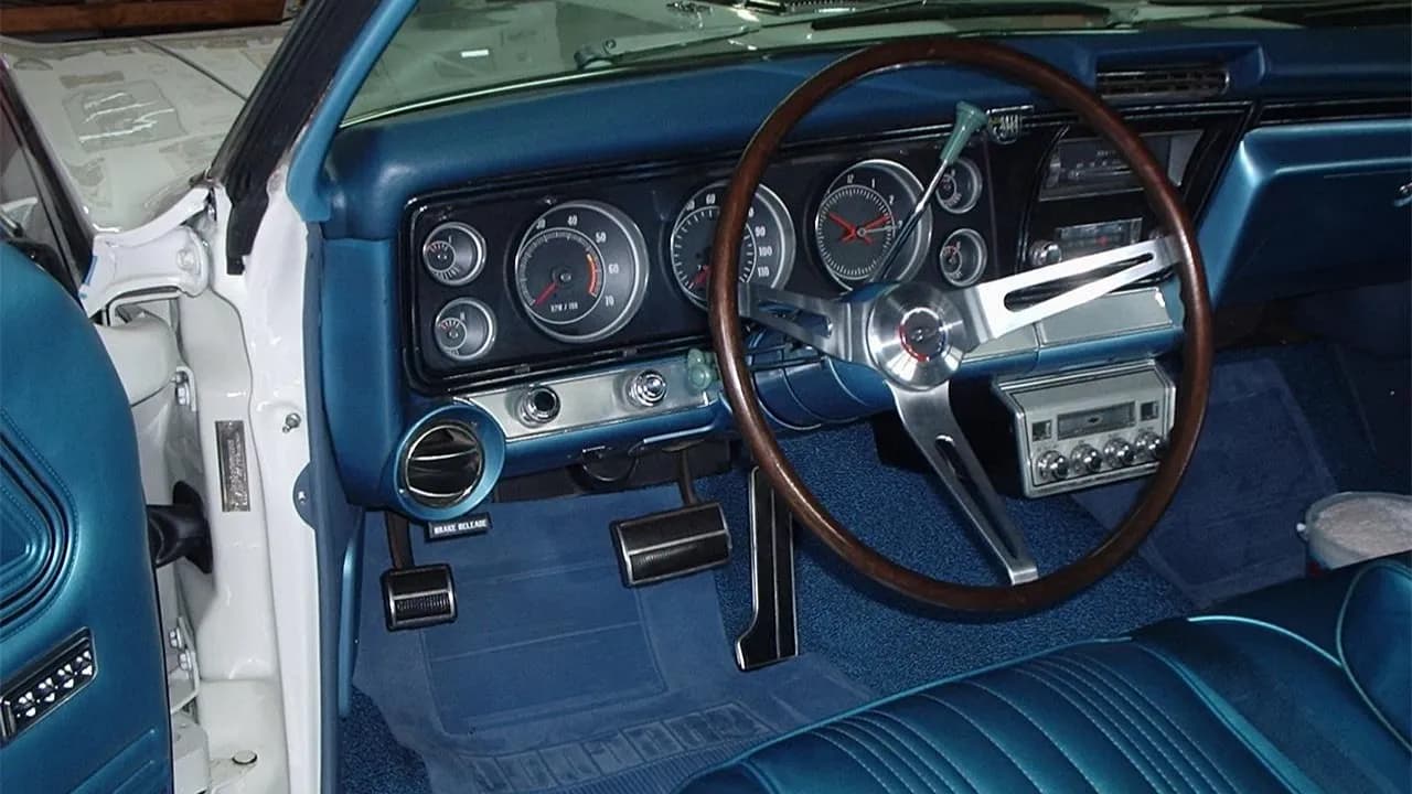 Chevrolet SS 427 Convertible 1967 года — это не просто машина, а почти реликвия!