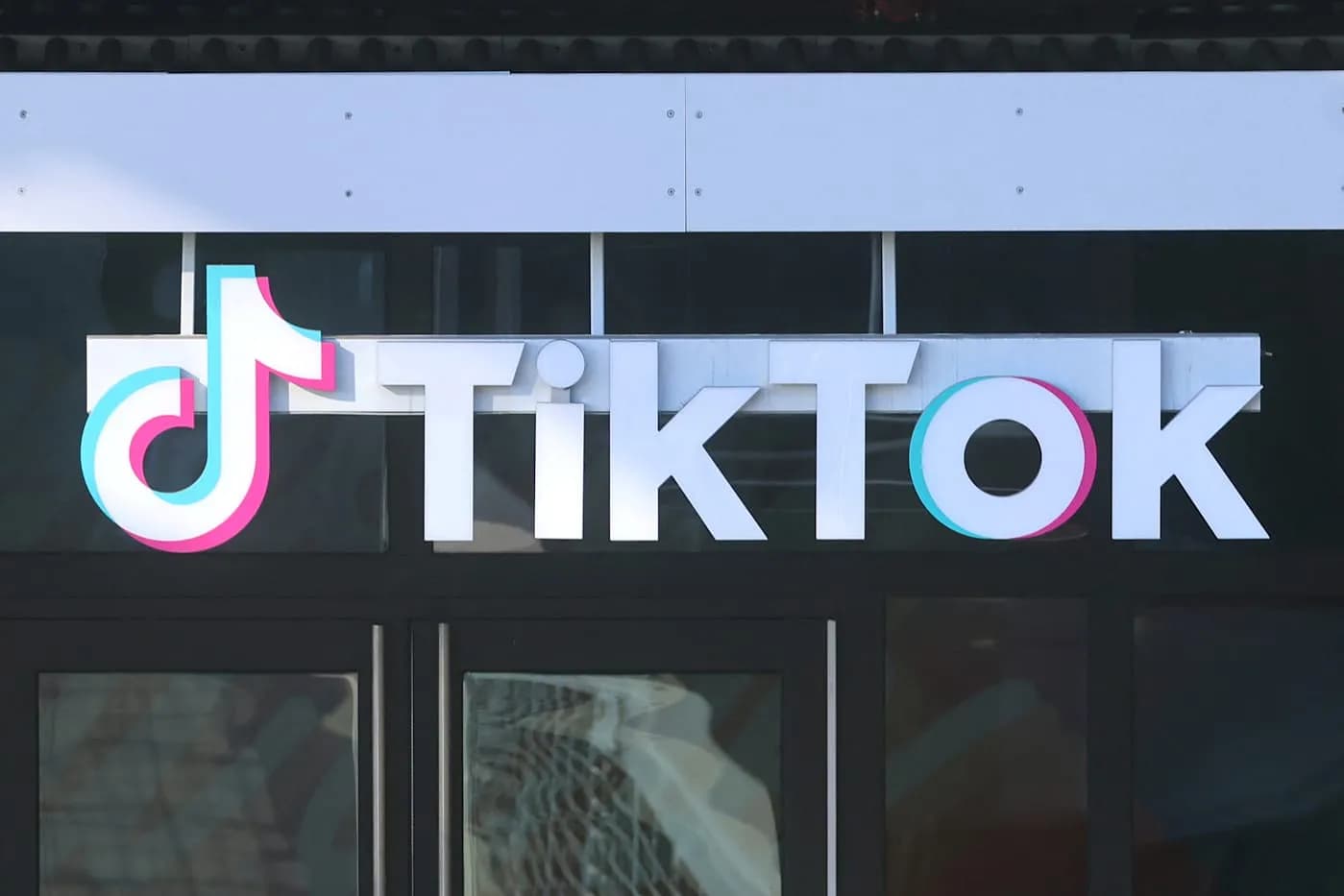 Трамп нашел покупателей для TikTok, но не делится именами