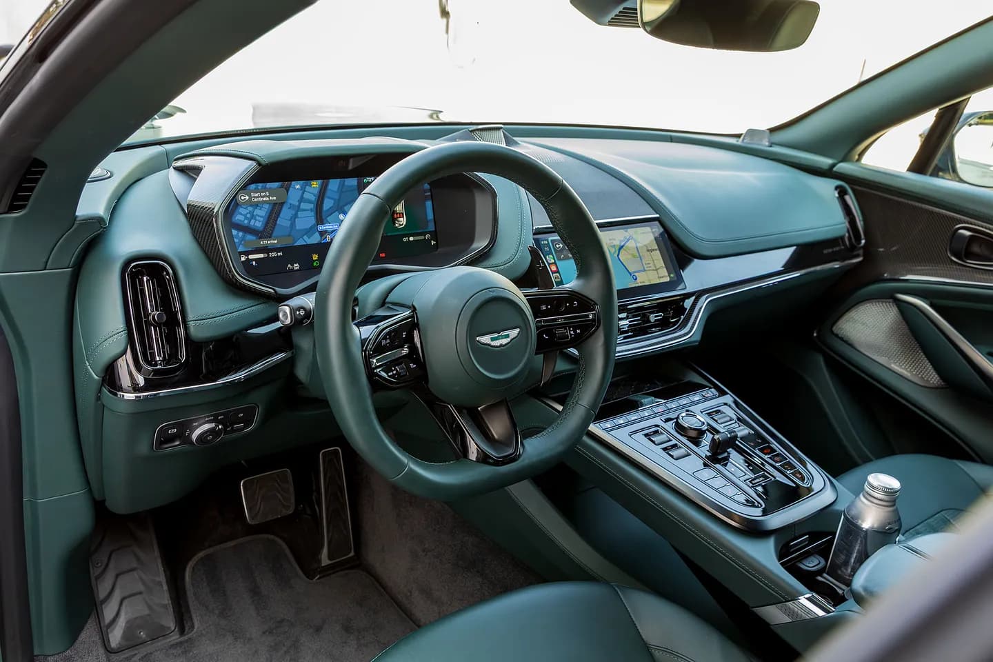 Apple запускает CarPlay Ultra: помощник для водителей.