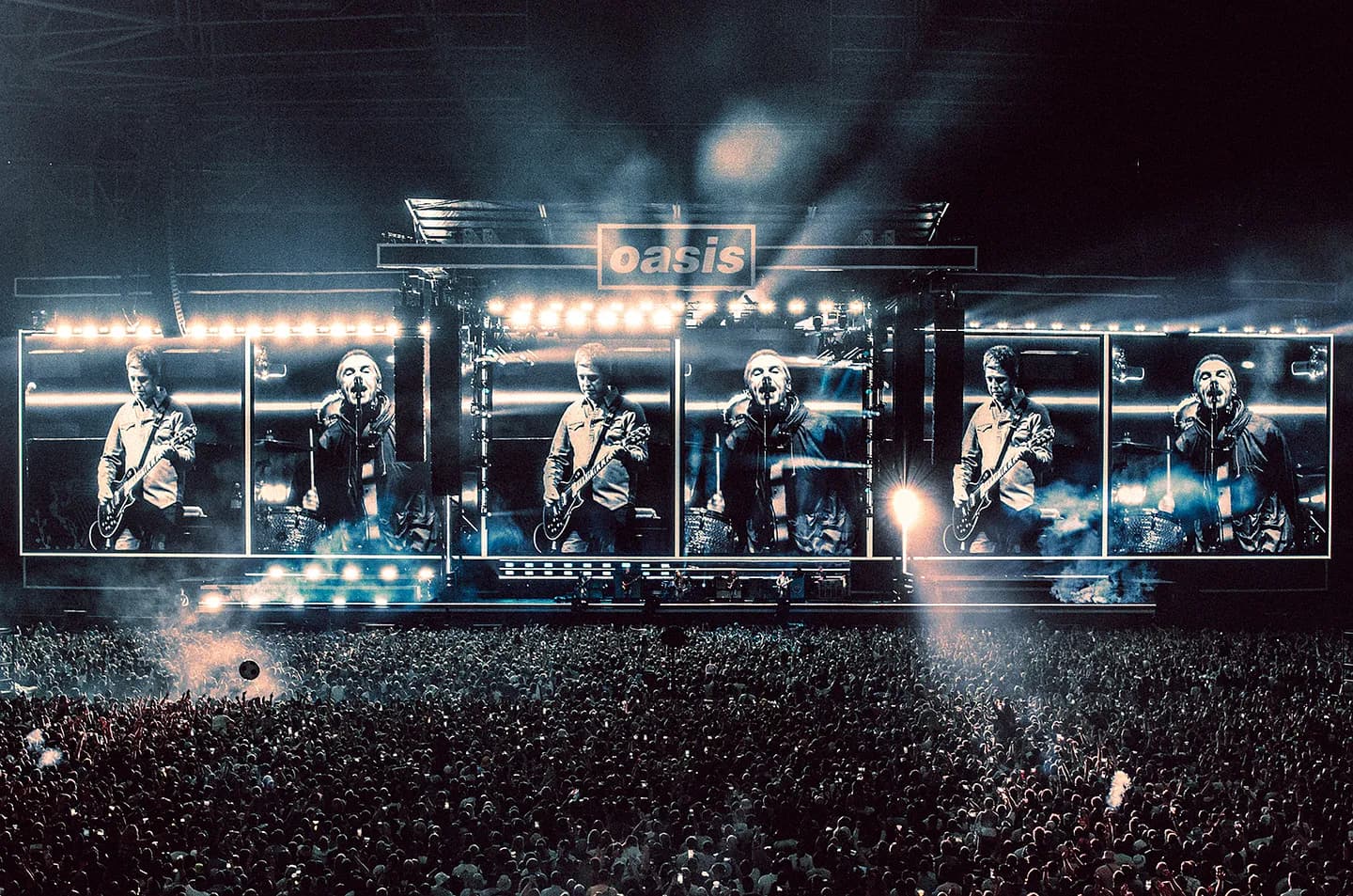 Oasis вернулись: повторный тур Live '25 стартовал с шуток и скандалов в Кардиффе