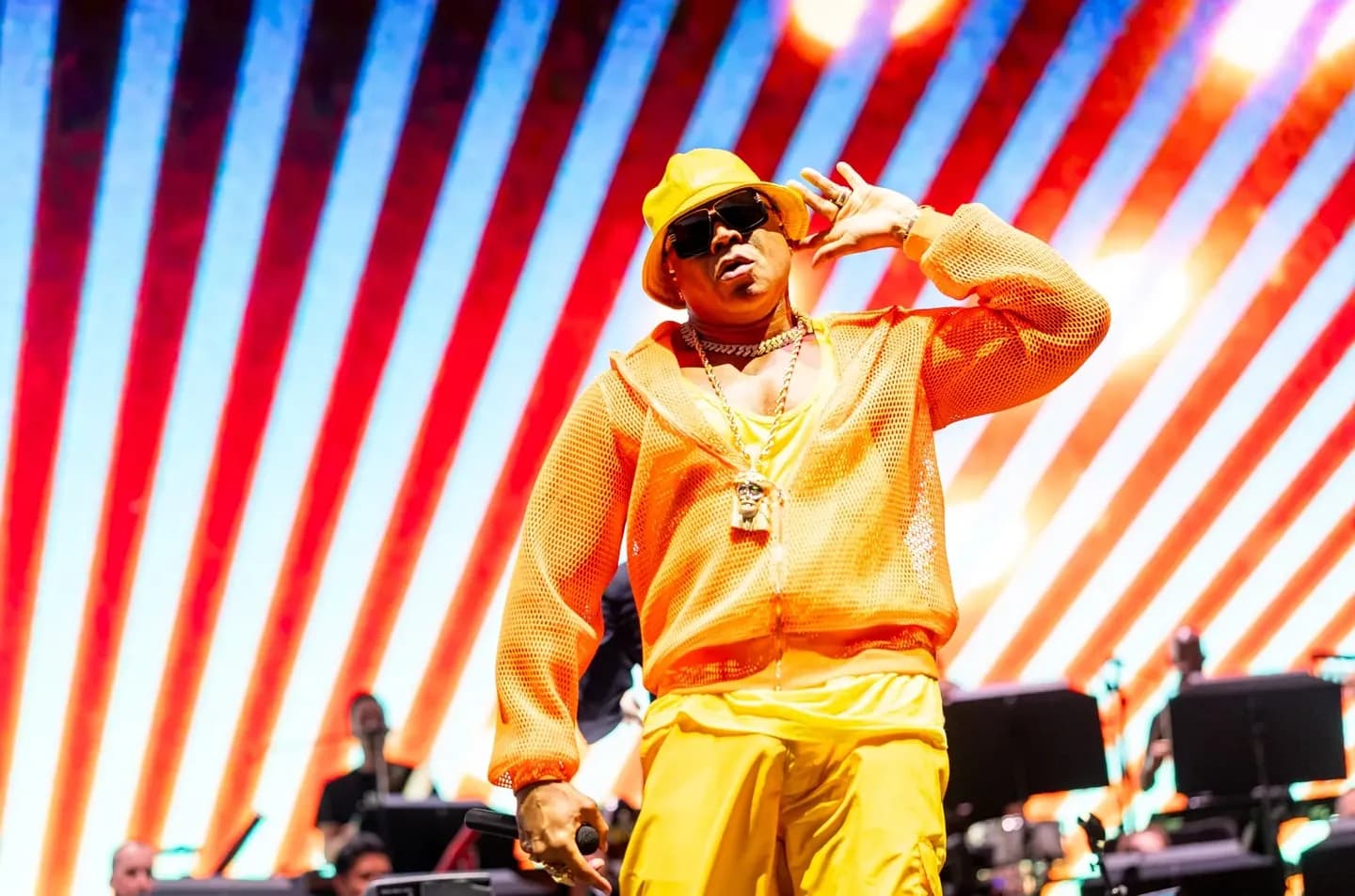 LL Cool J и Джазмин Салливан отказались от выступления в Филадельфии в поддержку забастовки городских служащих