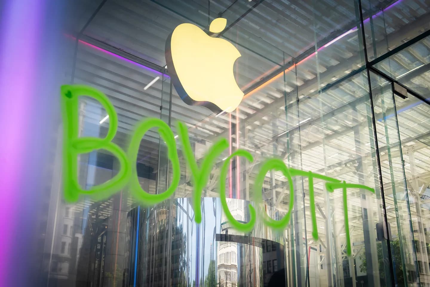 Apple: краска против климата