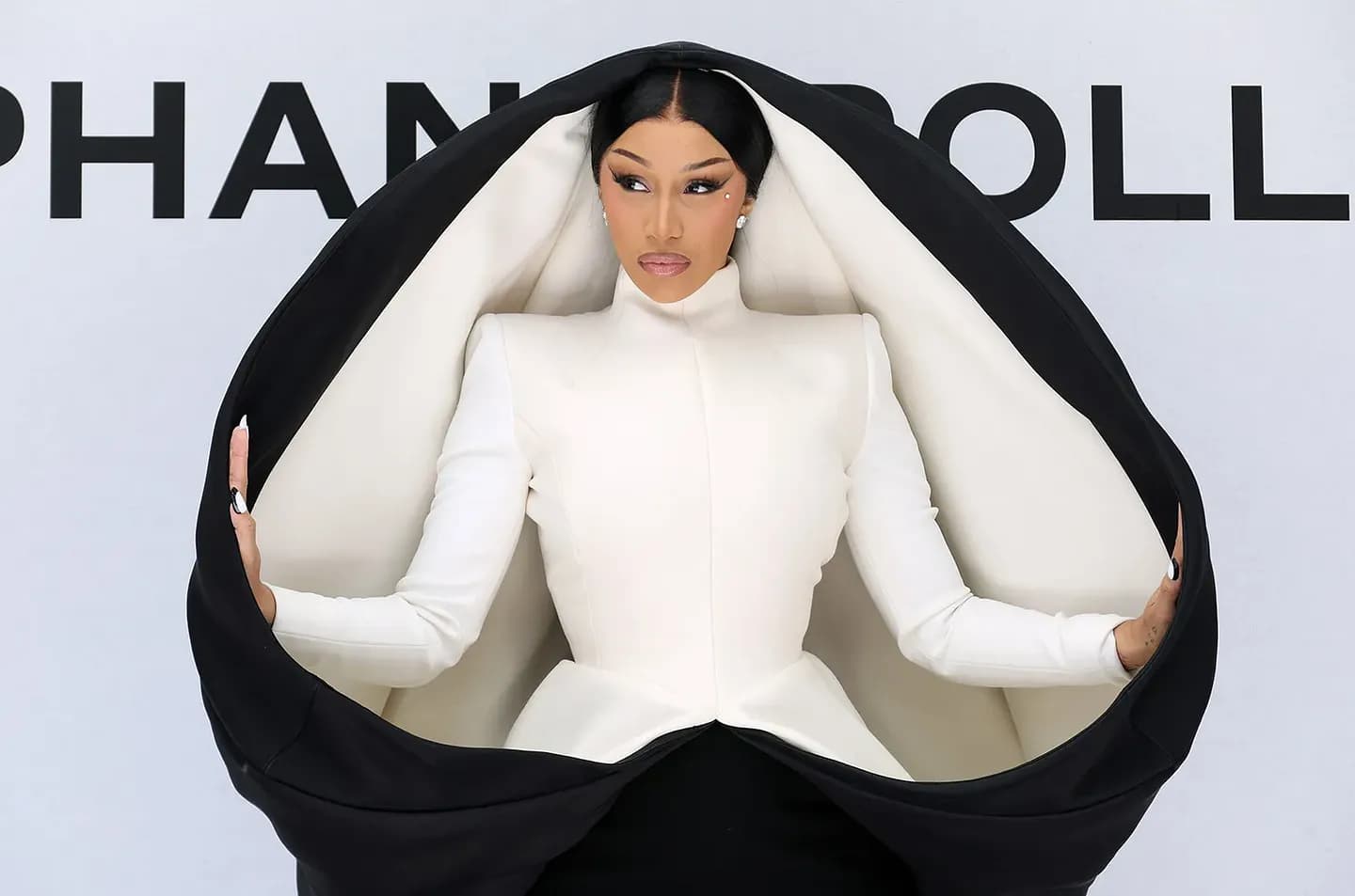 Cardi B устала от слухов о расставании с Стефоном Диггсом