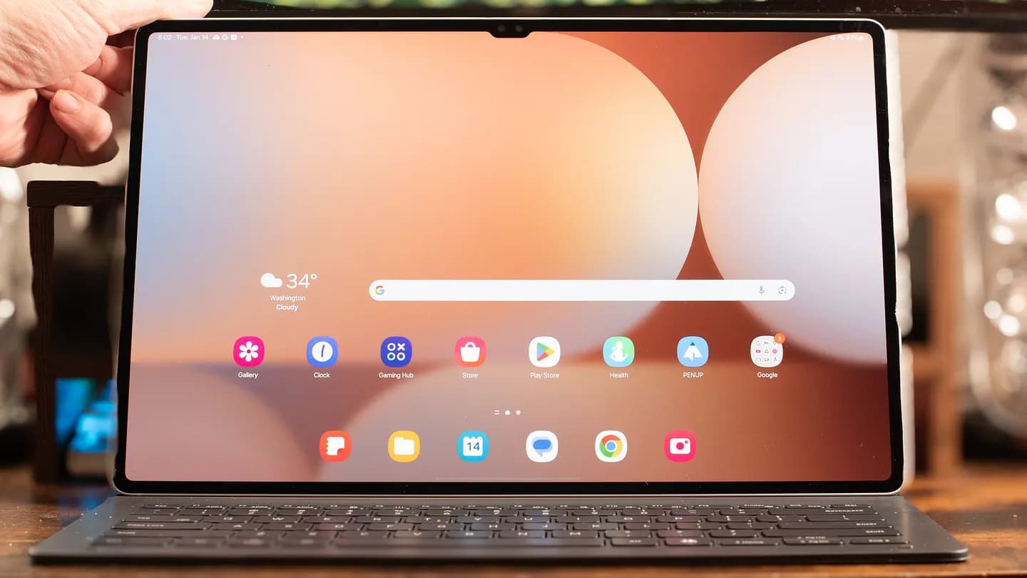 Samsung готовит гибриды: три складывания и новая Tab S11