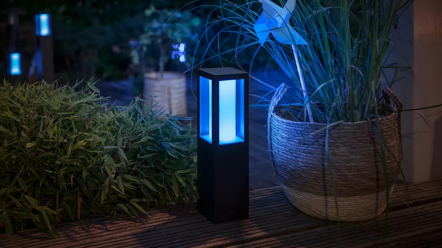 Освещая ваш задний двор: новый свет от Philips Hue