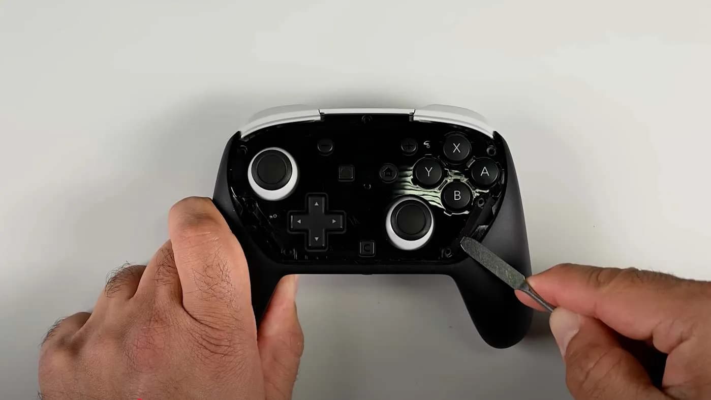 Switch 2 Pro Controller: Дорогая коробка с секретами
