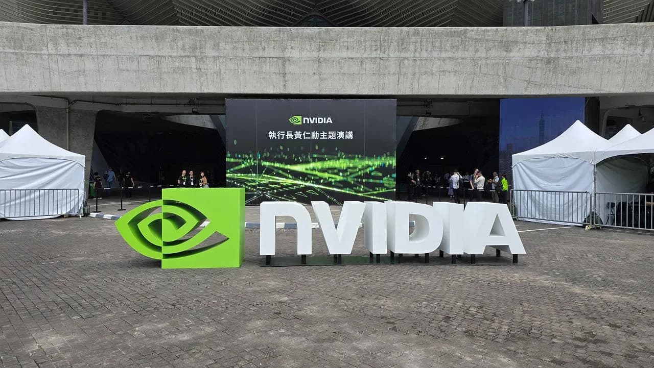 Nvidia снова продает чипы в Китай: санкции? Какие санкции!