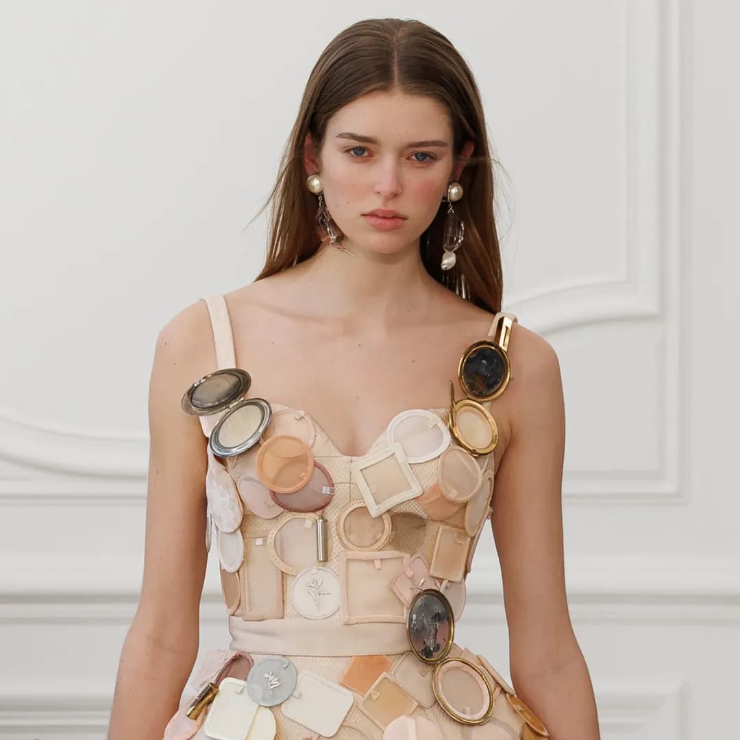 Платье-compact Givenchy: Стиль или смешной концепт?