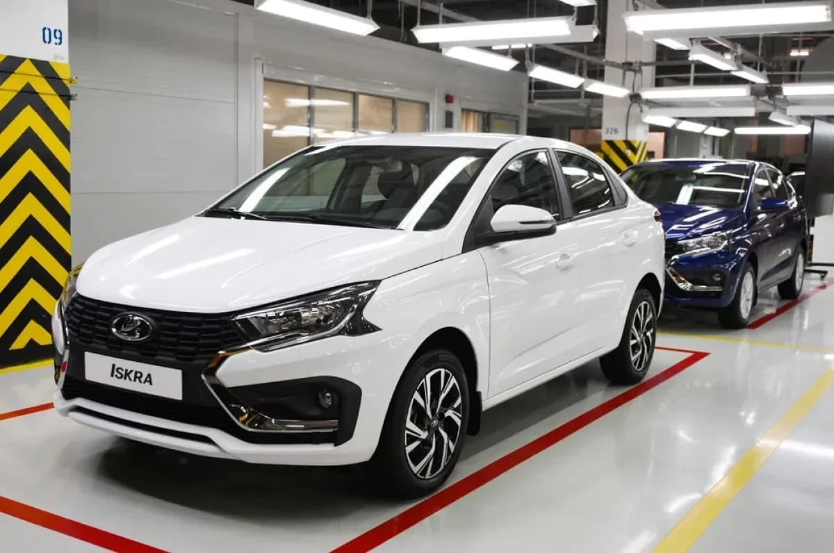 Сколько зарабатывать для покупки Lada Iskra в кредит?