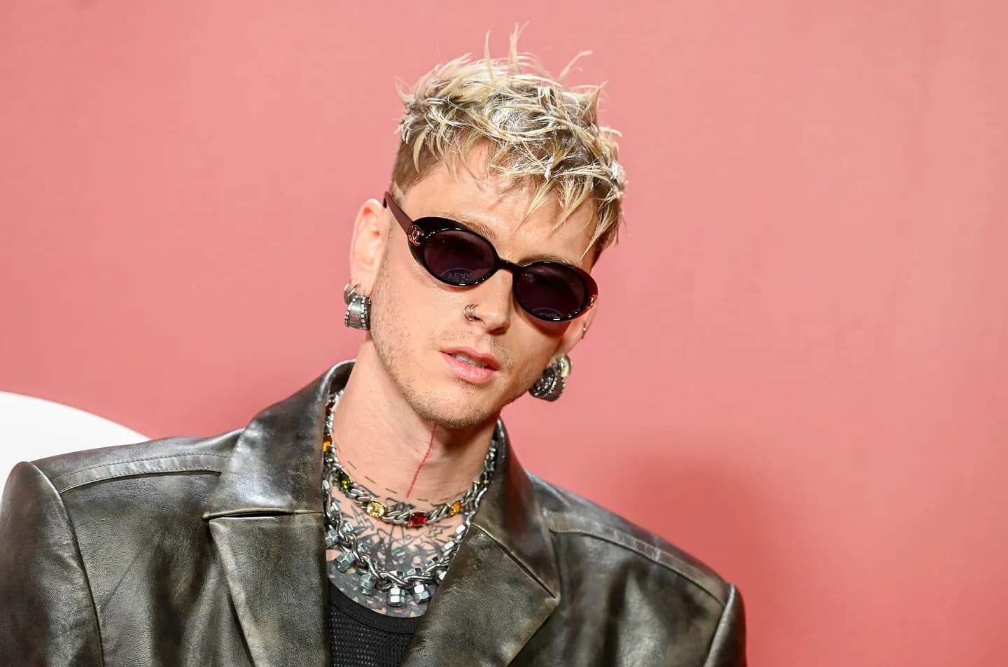 Machine Gun Kelly и его печальная дань уважения ушедшему другу