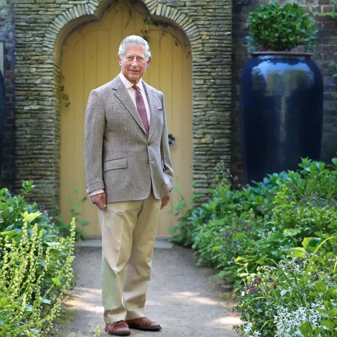 Король Чарльз и "бегство" садовников: что не так в Highgrove