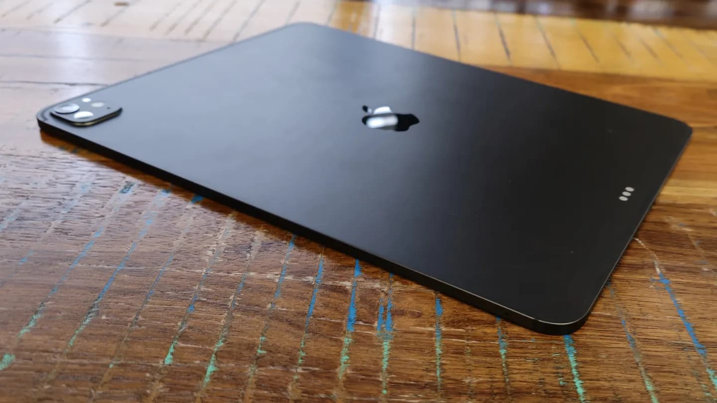 Два селфи на новый iPad Pro?