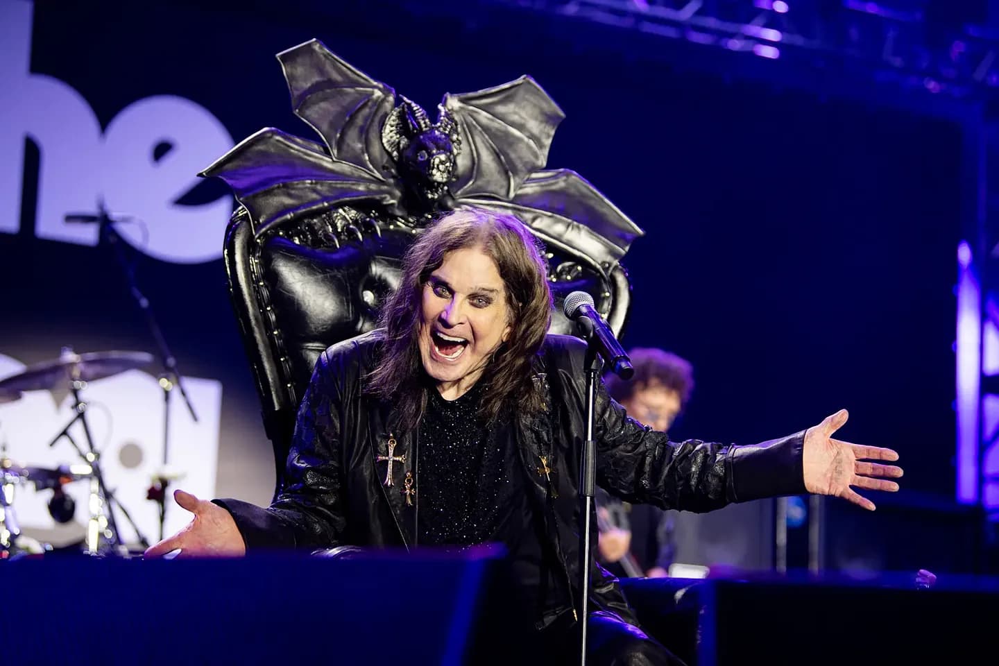 Последний концерт Ozzy Osbourne: Черный трон, прощальные слёзы и братство Sabbath