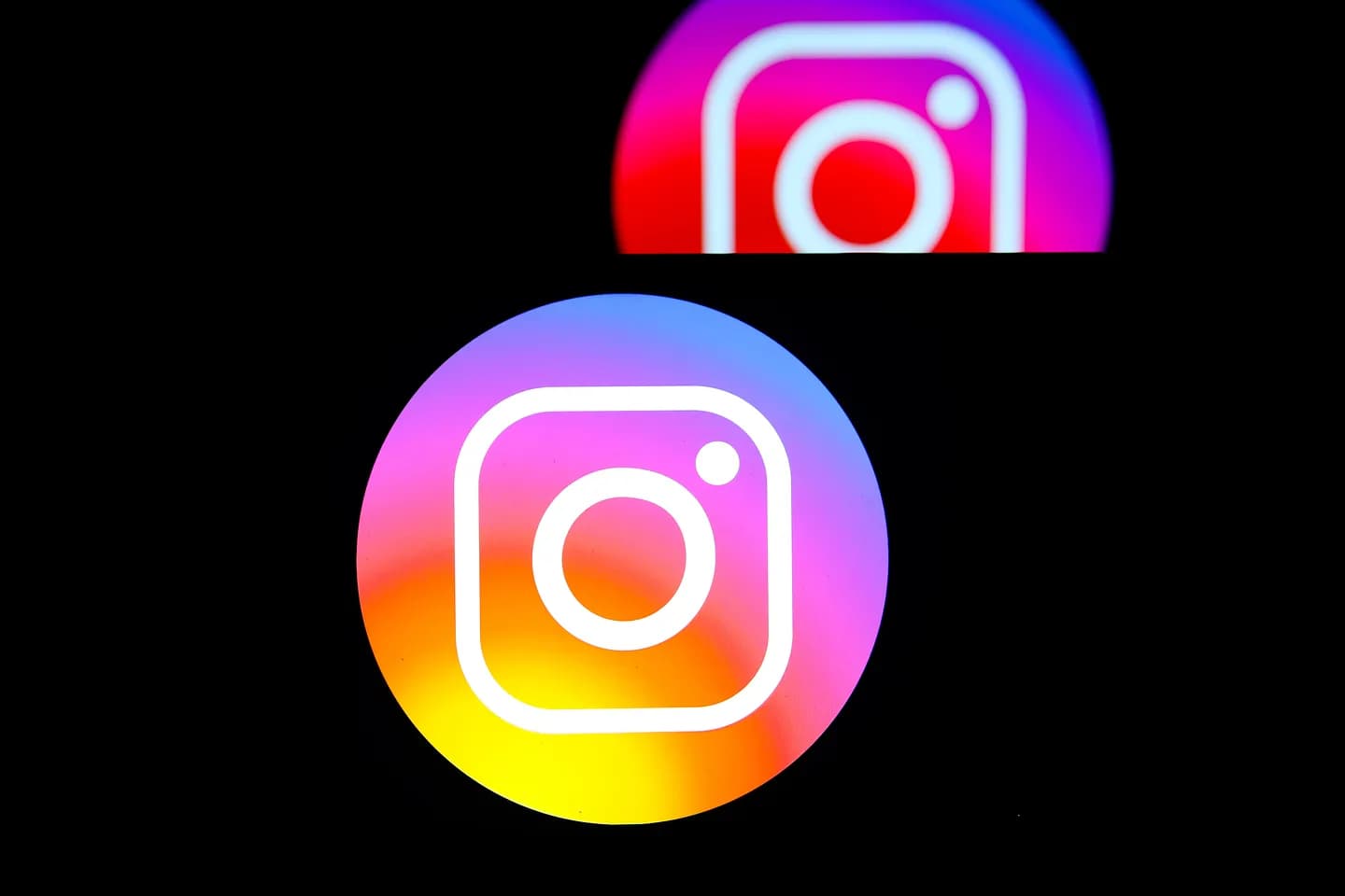 Instagram тестирует функцию "Blend" для совместного просмотра Reels с друзьями