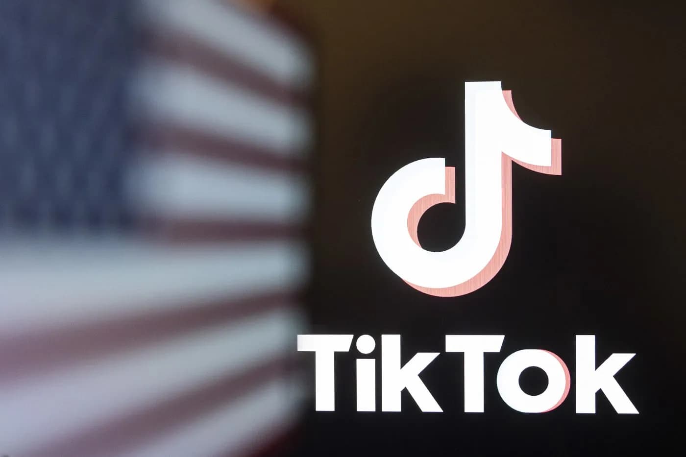 Что ждет TikTok? Как крупнейшие компании сражаются за будущее приложения
