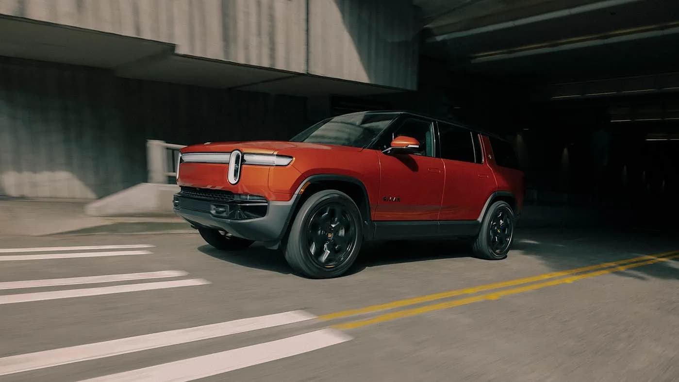Rivian: руки больше не нужны, но деньги — всегда!