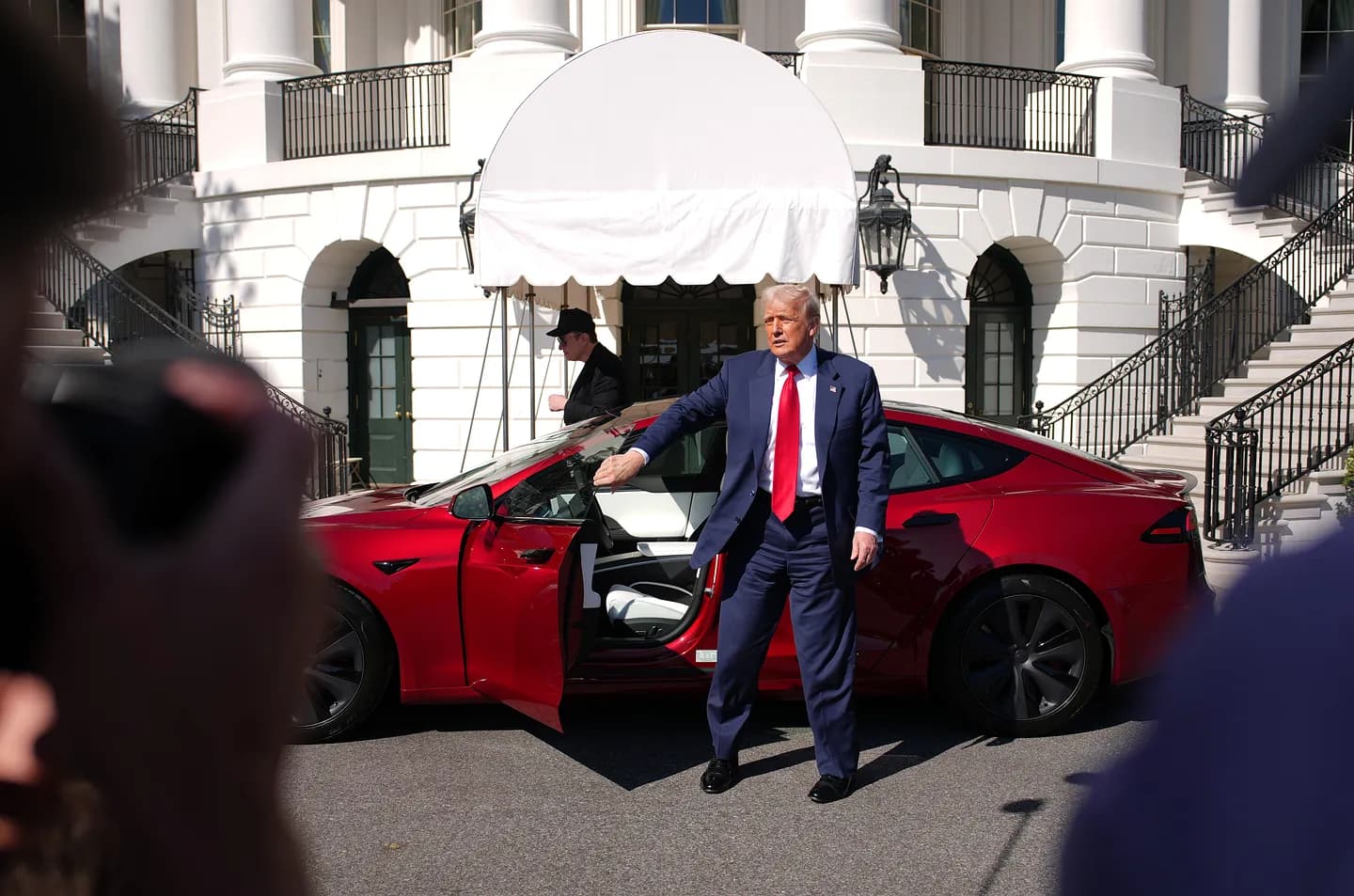 Трамп объявил глумление над Tesla внутренним терроризмом