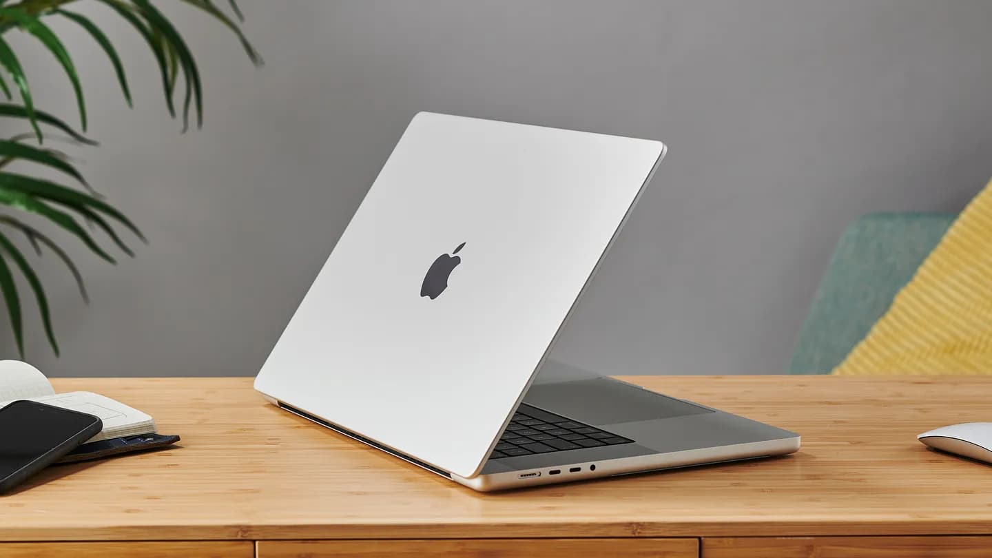 Apple готовит MacBook Pro с OLED-экраном: Samsung — единственный поставщик