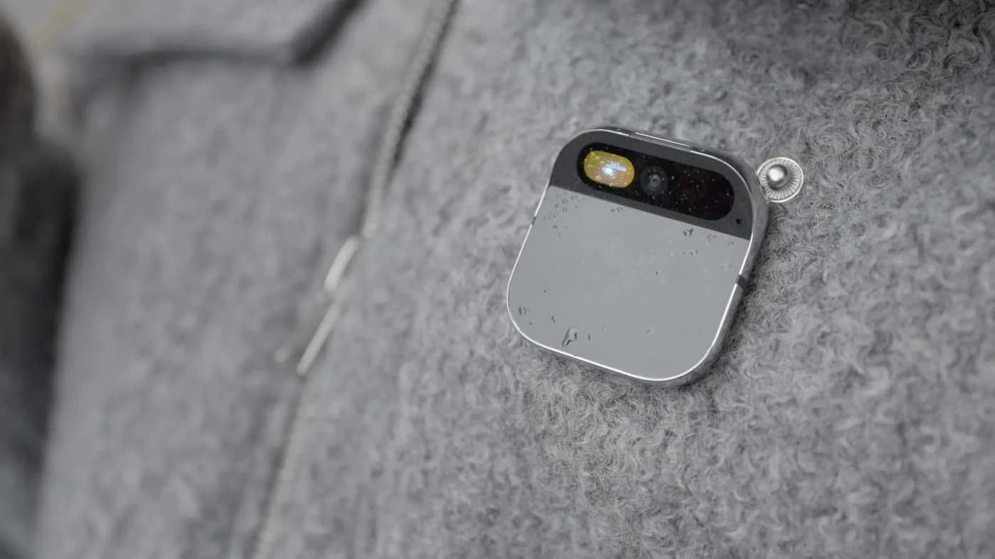 Humane отключает AI Pins: прощай, мой зловещий друг!