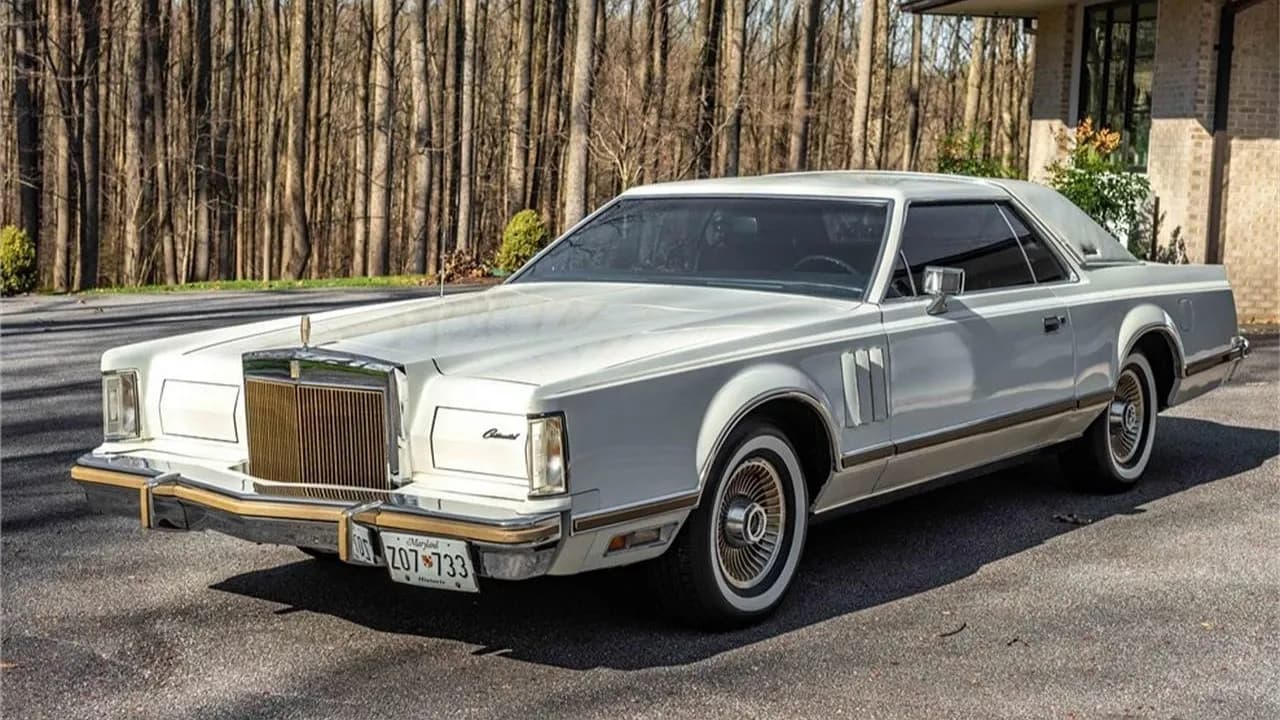 Легендарный 1979 Lincoln Continental Mark V: Зелёная мечта или автомобиль для коллекционеров?