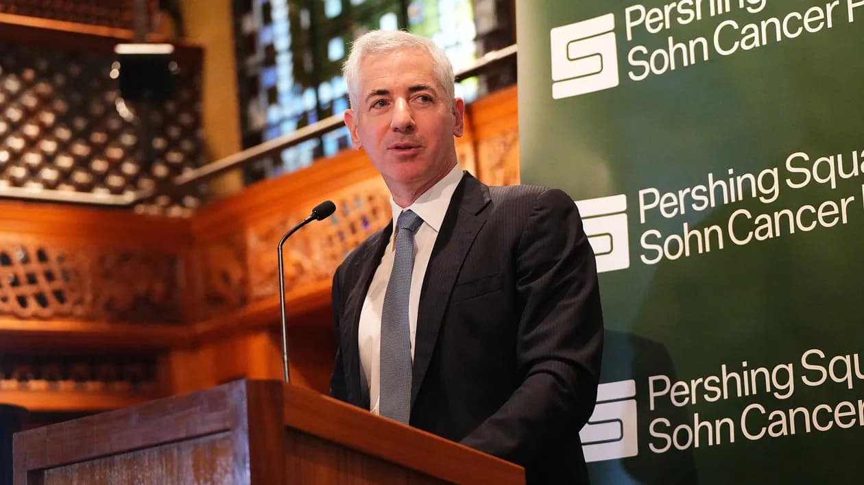Упс! Pershing Square распродает Universal Music Group