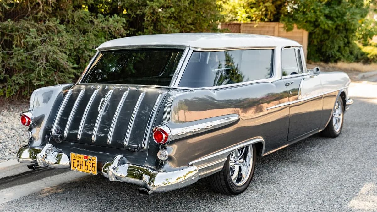 Pontiac Safari 1956: когда дороги ещё были мечтой