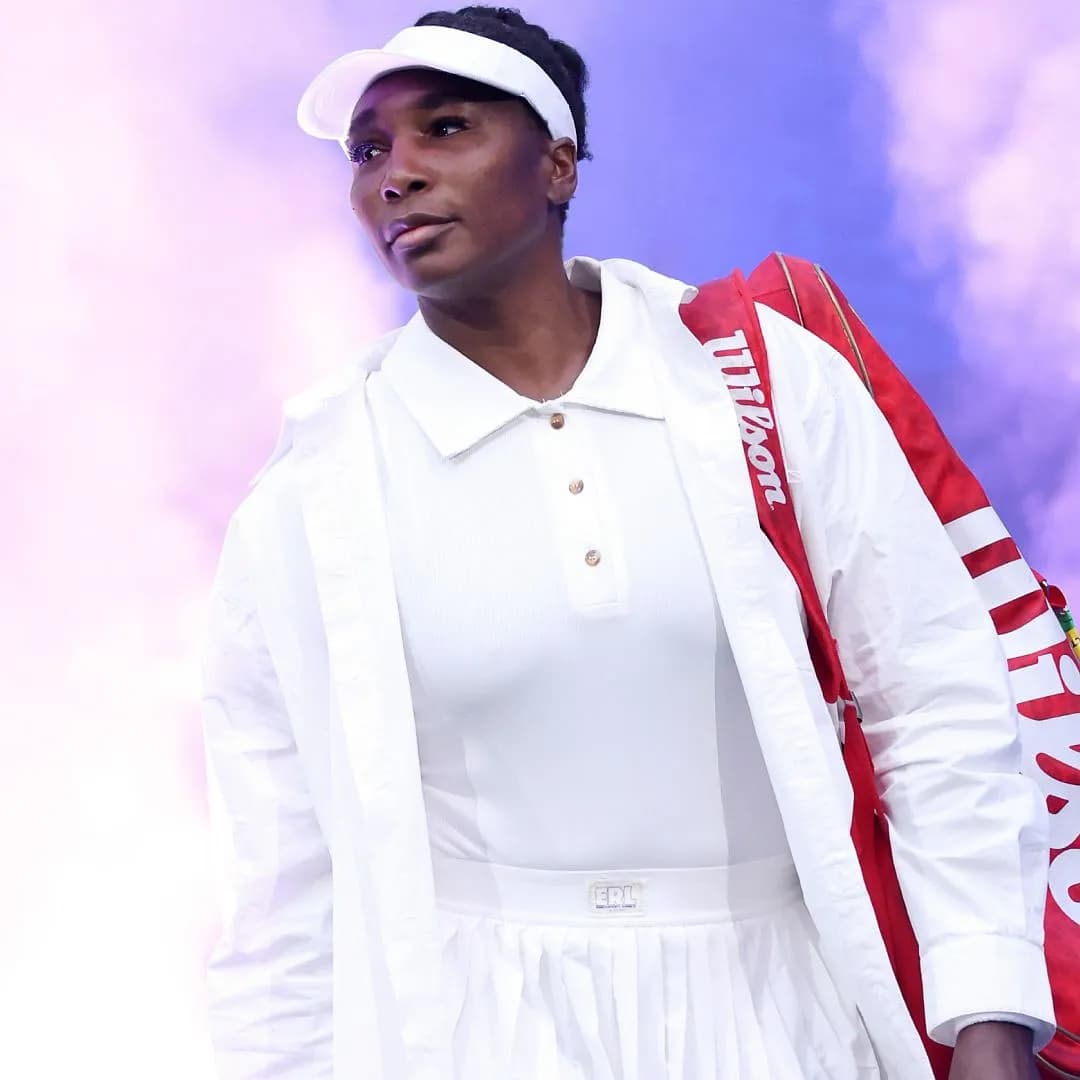 Venus Williams завершила путь на US Open 2025 в эксклюзивной одежде ERL и с меховой сумкой для ракеток