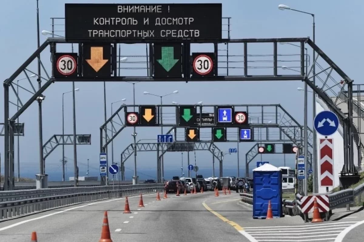 Многокилометровая очередь к Крымскому мосту: ожидание длиной в ночь и тысячу машин