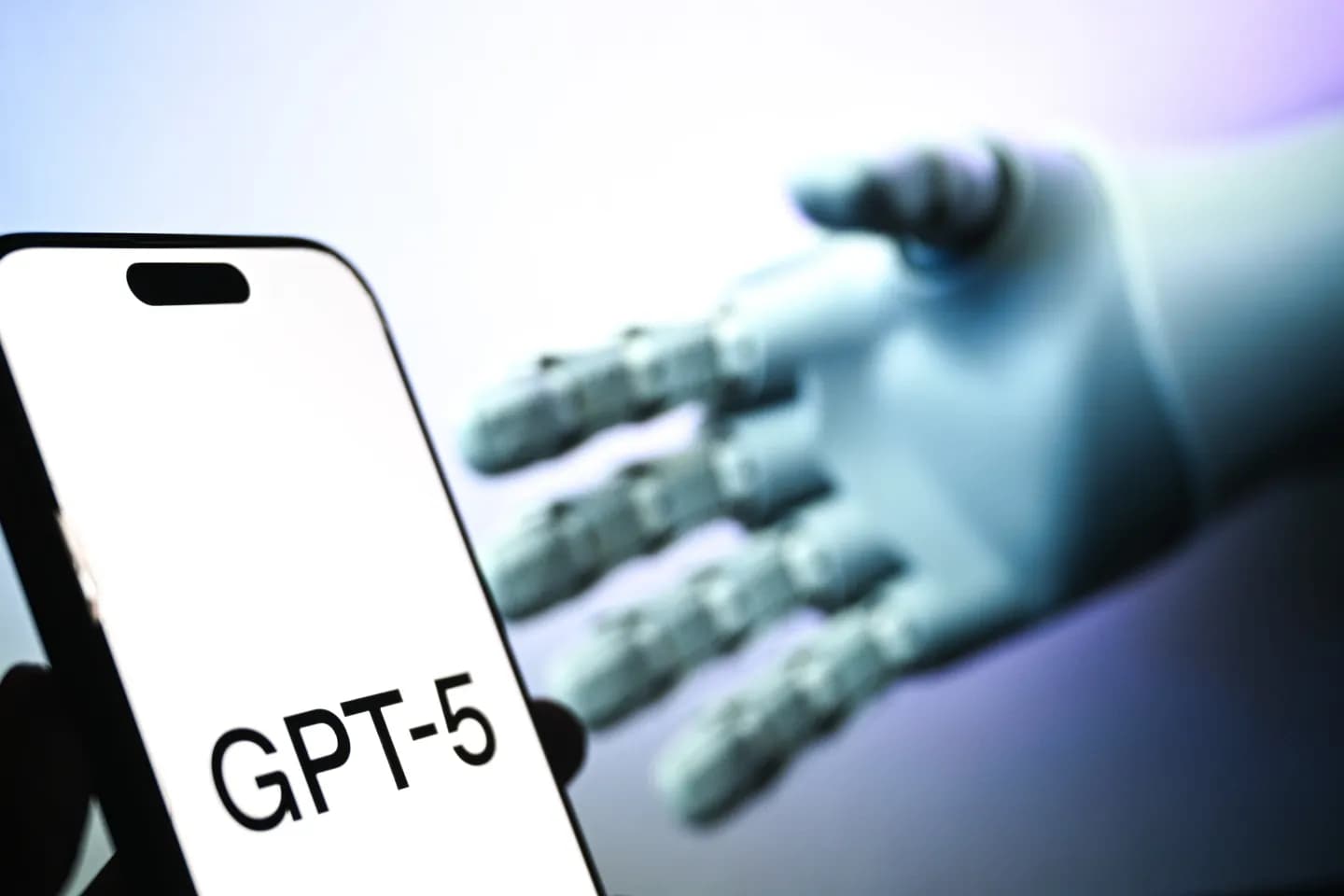 OpenAI усиливает защиту ChatGPT после трагедии
