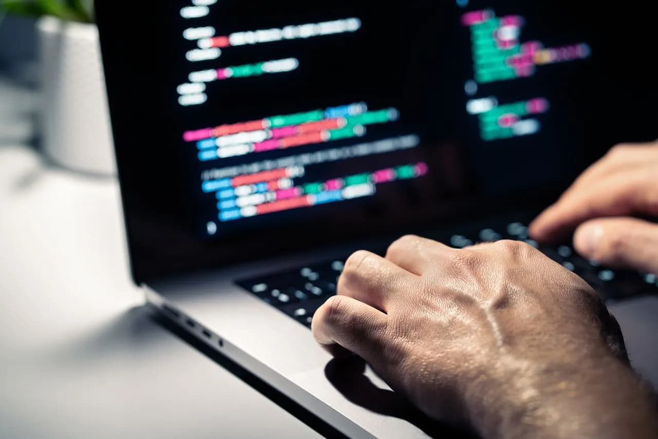 Вирусы в картинках: AI-боты под угрозой