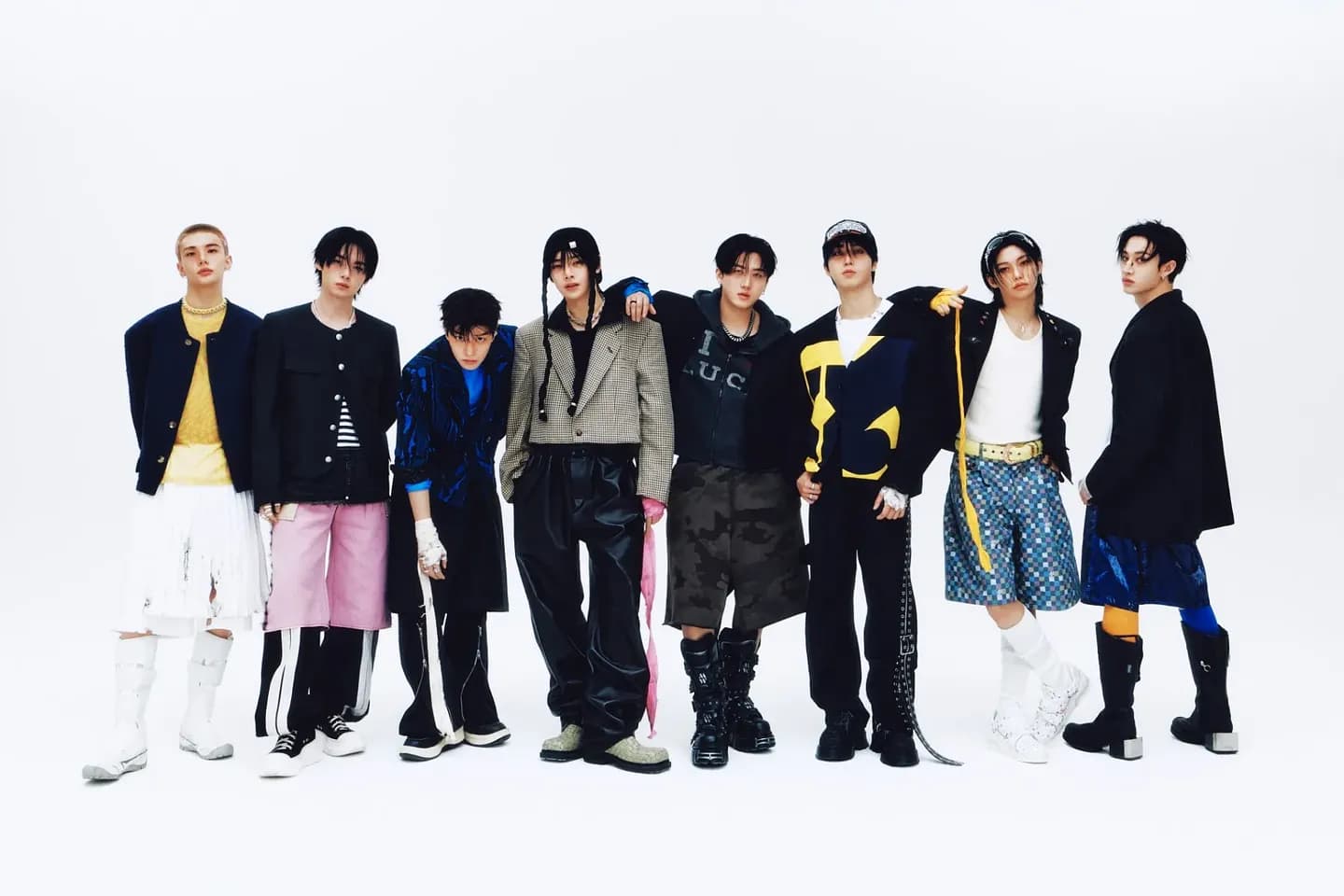 Stray Kids вновь на вершине Billboard 200 с альбомом 'KARMA'
