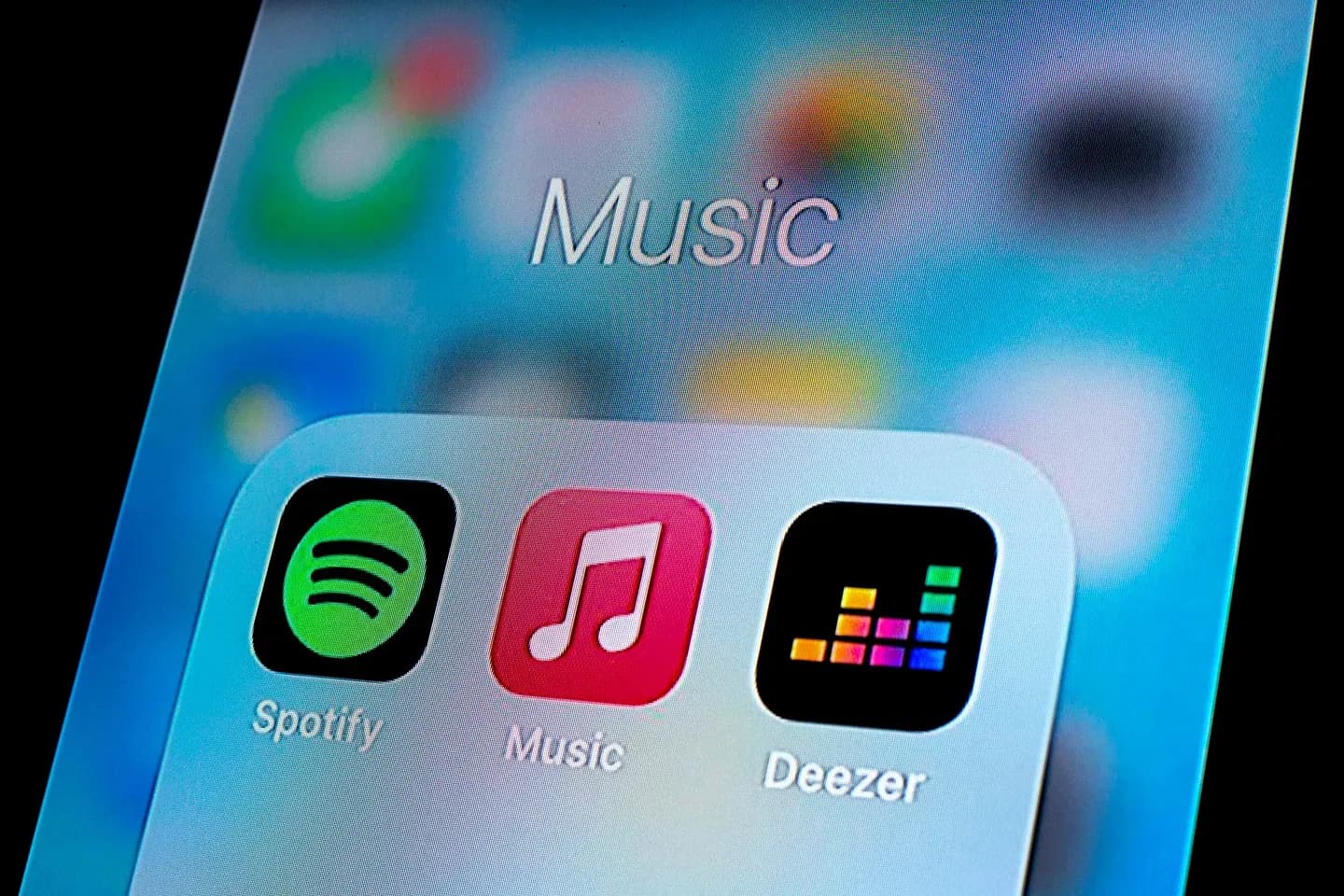 Антимонопольная битва вокруг Musixmatch и Warner: суд не отпустил дело