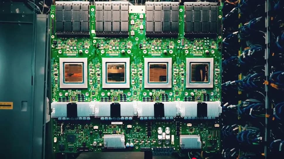 Google презентовала супервычислитель Ironwood: обсуждение рекордов Hot Chips 2025